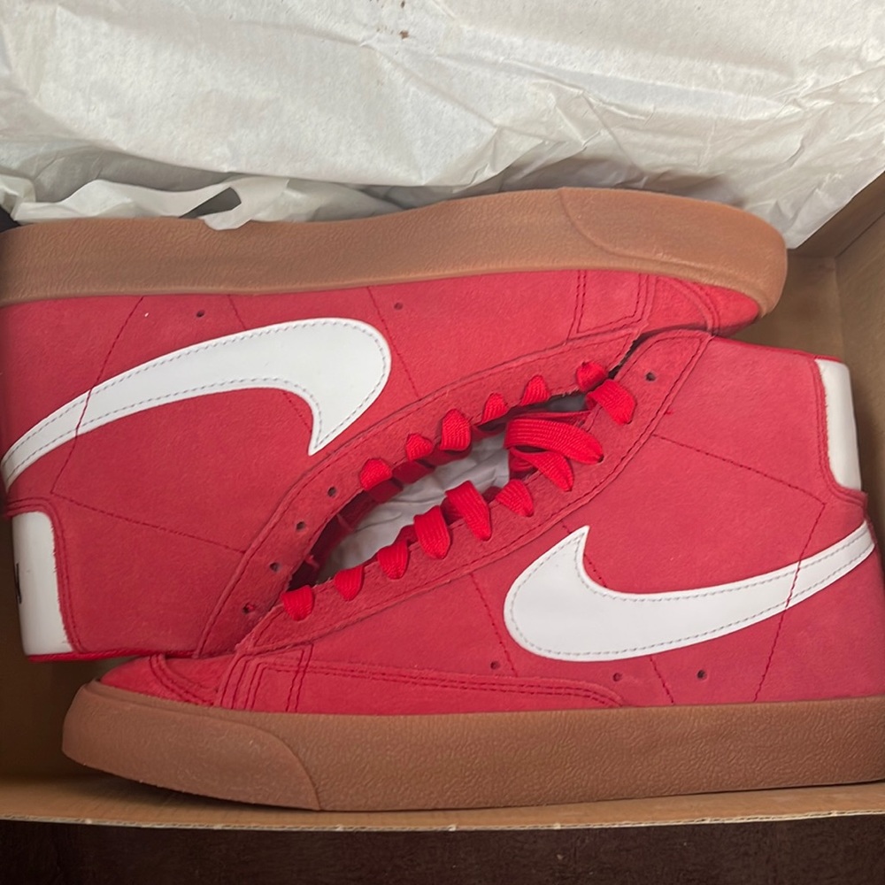 Brand New (Never Worn / In Box) Blazer Mid ‘77 Suede. Women’s size 8.5
